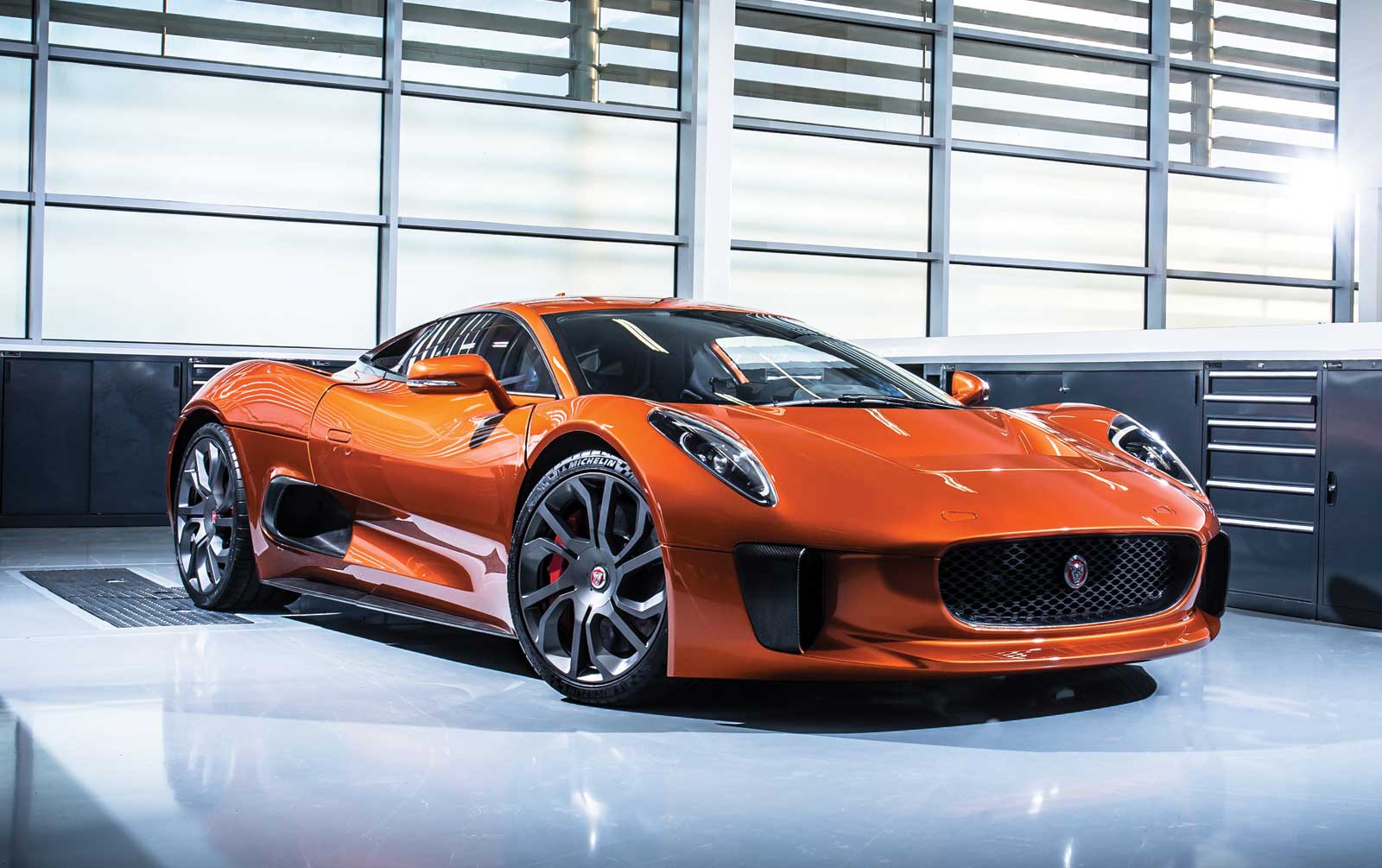 Jaguar CX75 Bond Spectre