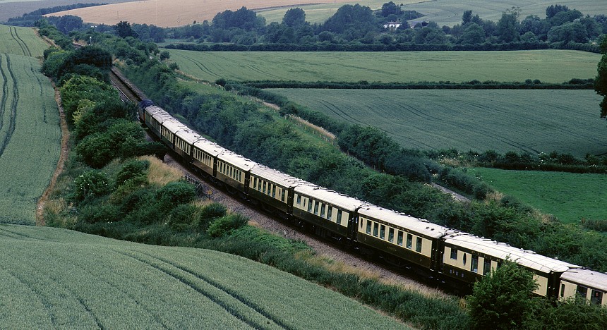 British Pullman, A Belmond Train, Belmond British Train, Luxury Travel, Luxury Train, british train, england, experience, explore, travelling, travellers, luxury, travel, train travel