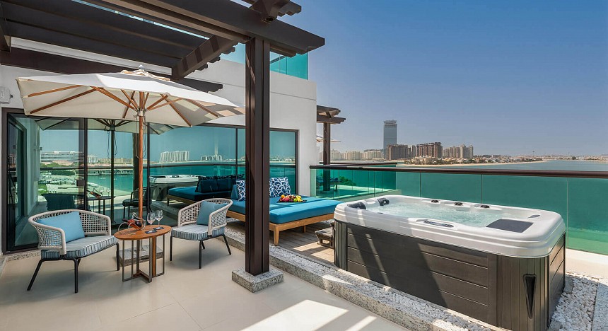 Staycations, luxury hotels resorts, spa, beach resorts, family resorts, kids clubs, suites, rooms, dubai hotels and resorts, stay, book a stay, pool, beaches, beautiful hotels, find hotel, where to stay, where to go, explore dubai, experience, jumeirah ho