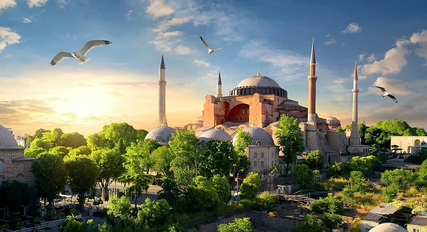Istanbul, Turkey, Ciragan Palace Kempinski, luxury travel destination, best destination, explore, experience, where to next, hagia sphia, culture, tradition, old cities, 
