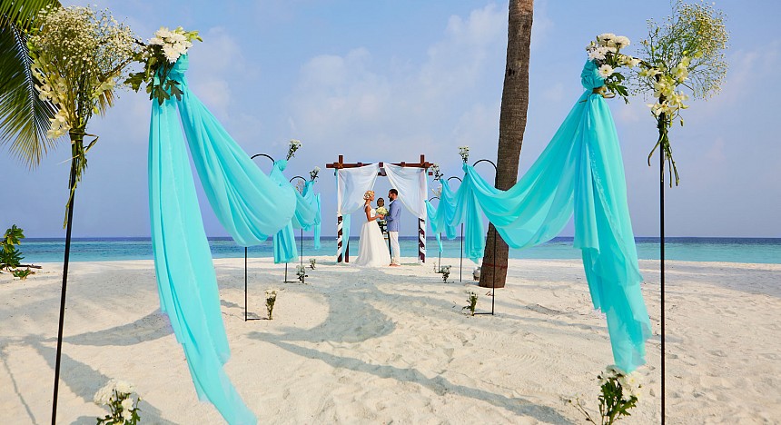 Hurawalhi Maldives wedding