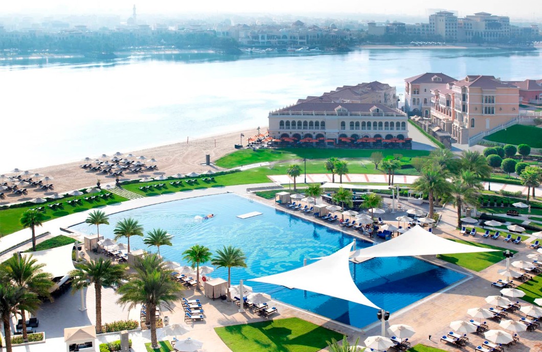 The Ritz-Carlton Abu Dhabi, Grand Canal