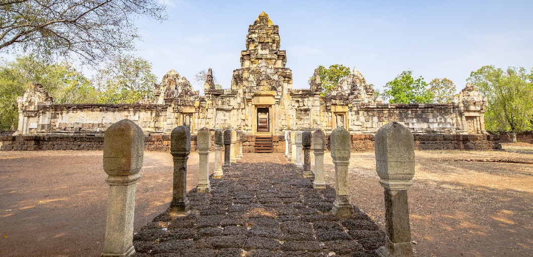 Sdok Kok Thom Castle