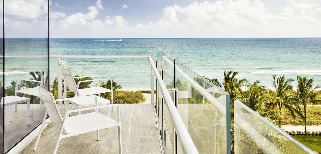 Four Seasons Hotel at The Surf Club, Surfside, Miami, Florida, USA