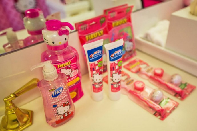 Hello Kitty amenities