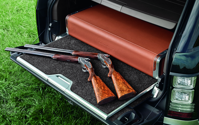 Range Rover Holland & Holland rifles