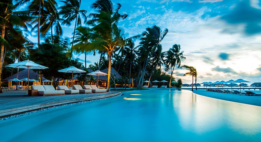 Escapes, Resorts, Islands, Pool, Beaches, Como Maalifushi, Maldives, Mount Kenya Safari Club, Mandarin oriental Miami, Anantara Bazaruto Island Resort