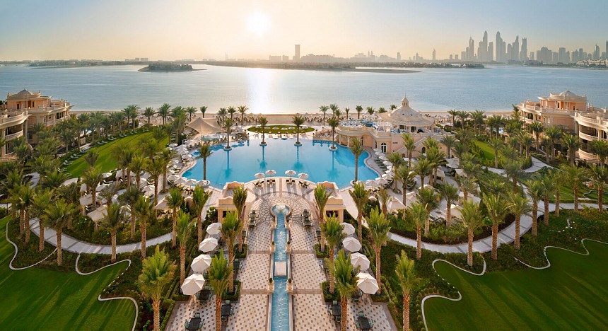 Raffles The Palm Dubai, Raffles Club Ocean, Luxury suites, Outdoor pool, luxury villas, island, palm dubai, luxury hotel, suite dreams, restaurants, spa, kids clubs, eat, spectacular views, island resort 