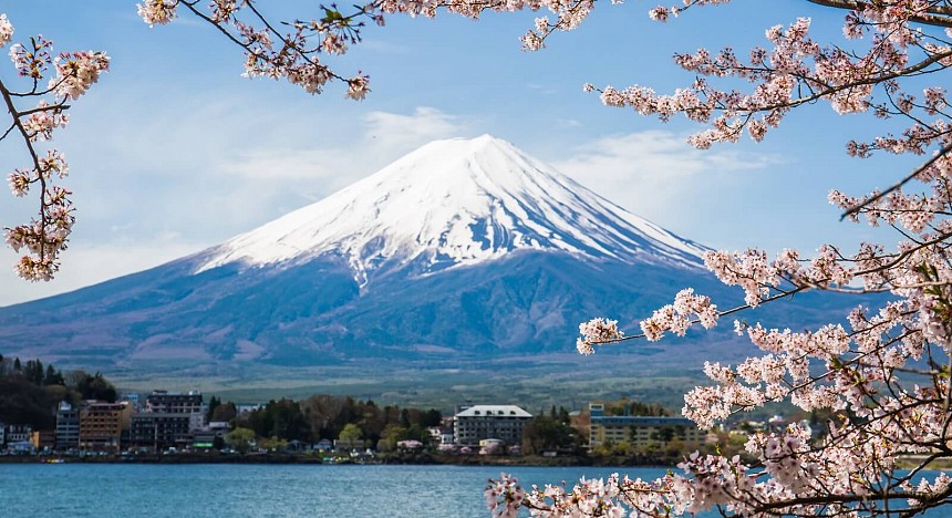Mount Fuji to introduce hiking fee