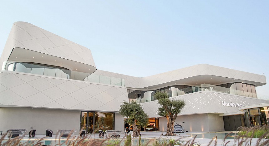 Dubai welcomes a new Mercedes-Benz Brand Centre