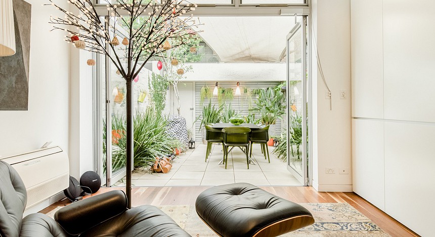 Airbnb, Surry Hills Balcony, Modern Hillside Home, Monastery Dated XII Century, Victorian Home