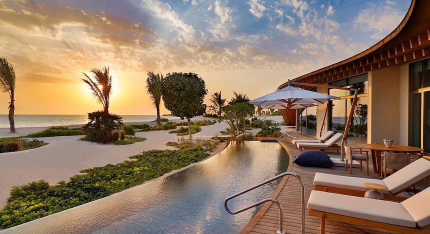 Luxury hotels resorts islands