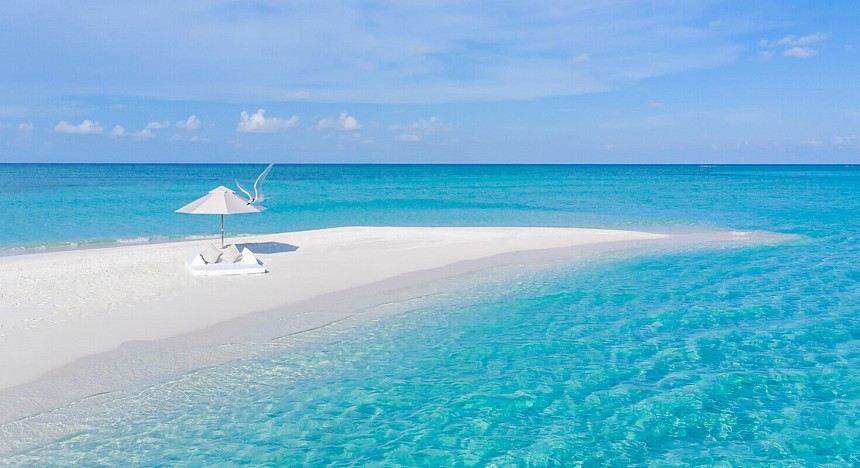 Maldives Islands, Seychelles, Mauritius, Indian ocean, luxury travel, island destinations, best islands, beautiful islands, pool, beaches, spa, rooms, villas, honeymoon, escape, summer, 