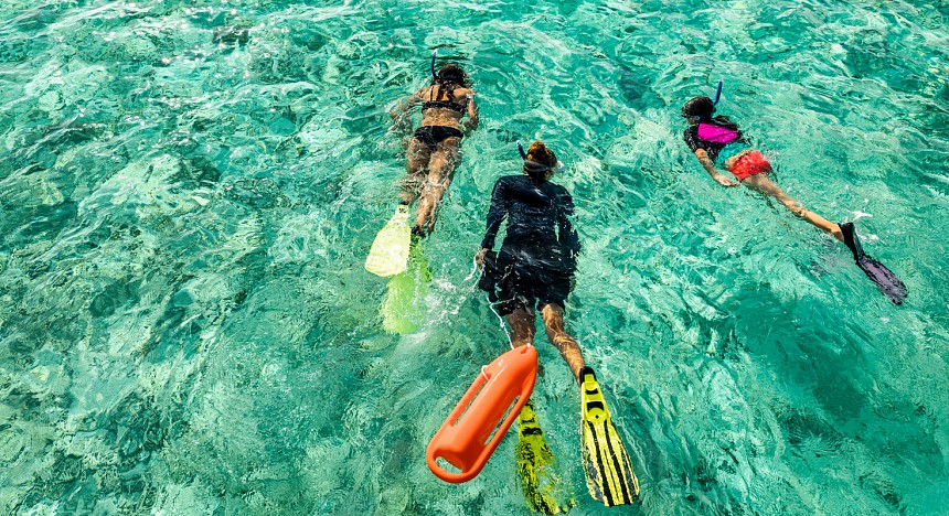 COMO Maalifushi, Maldives Resorts, Underwater world, Aqua safari, adventure, kids, whale shark, swim, Como Hotels