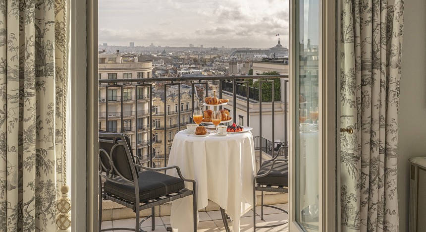 Four Seasons Hotel George V Paris opens 