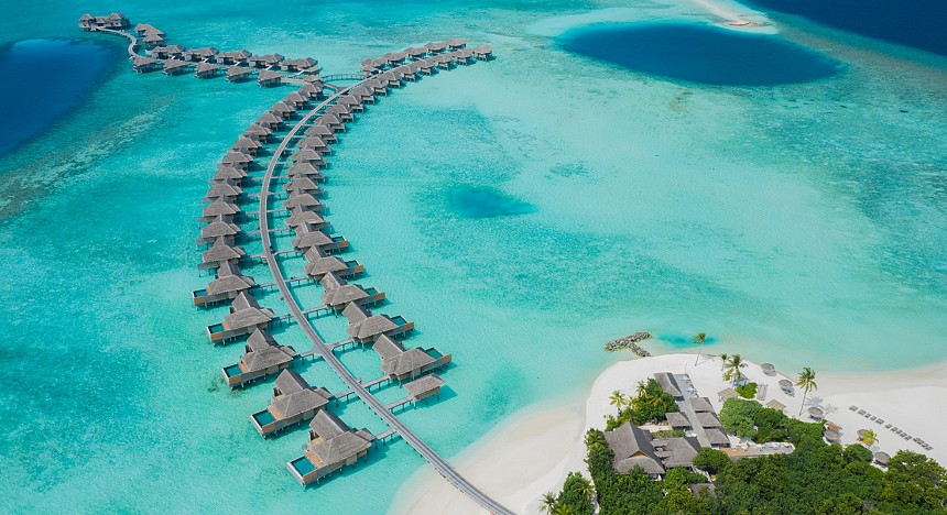 Vakkaru Maldives, island resorts, maldives islands, luxury travel, pool, beach, spa, luxurious, honeymoon, island life, luxury lifestyle, luxury living, villas, travel, travellers