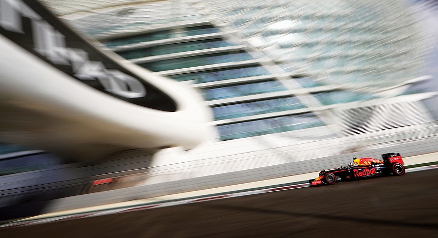 An elite Abu Dhabi F1 experience, in Aston Martin style