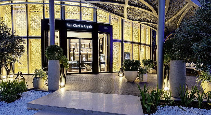Van Cleef & Arpels Dubai Opera, Debut, Boutique, Jewellery, Necklace, Perfumes, Rings, Fashion, Women fashion