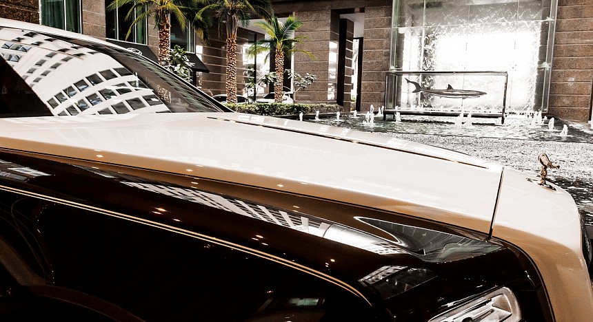 Rolls-Royce Ghost, The Ritz-Carlton, DIFC, Dubai, Hotels, City, Opera House, Luxury Car, Suite, The Dubai Mall, Burj Khalifa