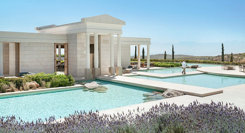 Amanzoe, Luxury hotel and beach resort, greece, aman resorts, beach resort, beautiful view, luxury hotels and resorts in greece, hotel rooms, restaurants, culinary news, food and drinks, delicious food, chefs, autumn, spectacular view, luxury travellers, 