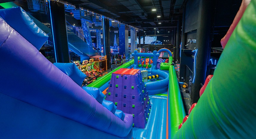 VR Park at The Dubai Mall, Kids, Trampoline, entertainment rpster, jump, bounce, climb, dive away, play, vr experiences, fun