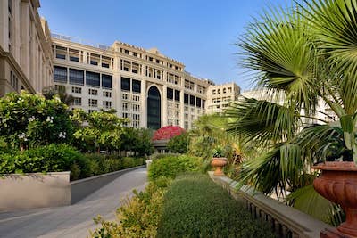 Palazzo Versace, brunch, Into The Jungle Brunch, luxury hotel in dubai, restaurants, fine dining, eat, culinary, dining, dine, tasty food, foodie, eating out, delicious food, where to eat, restaurants near me, kids clubs, jungle arts, west pools