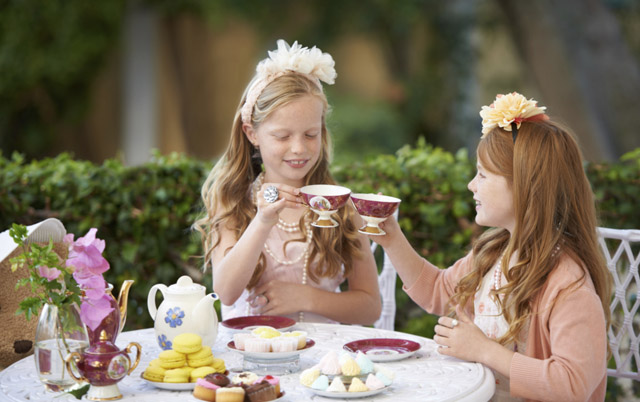 Afternoon tea etiquette at Four Seasons 