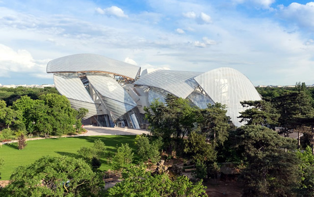 Gehry-designed Foundation Louis Vuitton