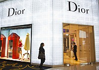 Global luxury sales to pass €880 billion by 2020