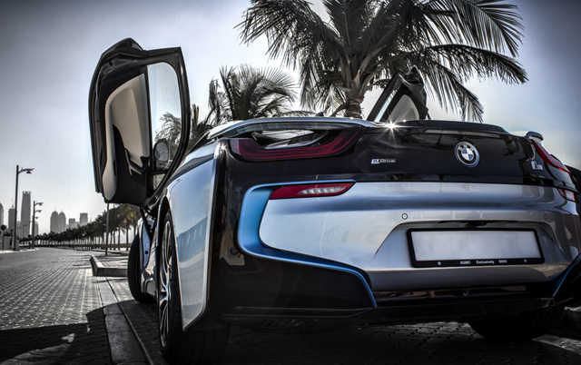 The 2015 BMW i8 has a 7.1 kWh lithium-ion battery pack that delivers an all-electric range of 37 kilometres (23 miles)