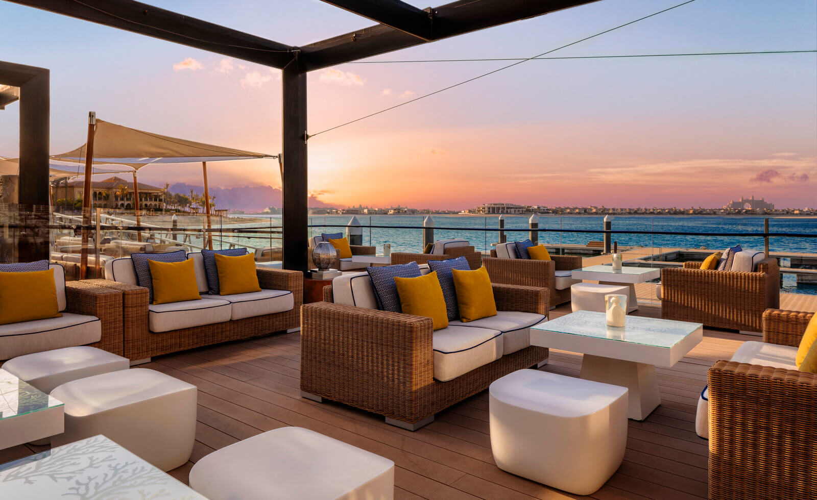 Autumn Evenings: The Ideal Destination for Dining and Relaxation at the Lounge & Marina Autumn Evenings: The Ideal Destination for Dining and Relaxation at the Lounge & Marina