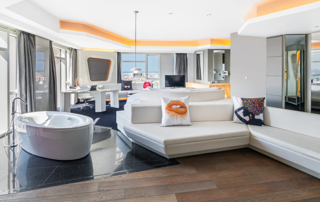 Al Habtoor City Hotel Collection- Habtoor Palace, Hilton Dubai Al Habtoor City, V Hotel