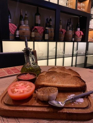 Salero Tapas & Bodega, Kempinski Hotel Mall of the Emirates, Dubai