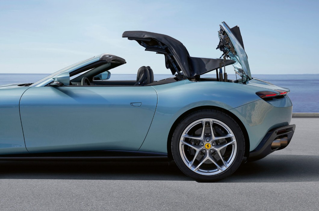 Ferrari Roma Spider