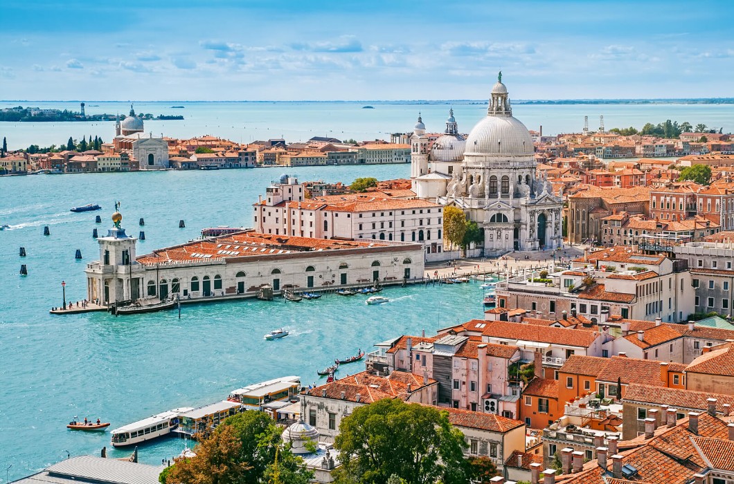 Venice introduces tourist tax