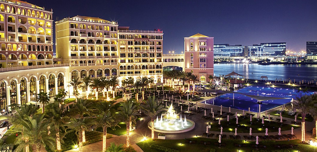 The Ritz-Carlton Abu Dhabi, Grand Canal - Abu Dhabi Luxury Hotel