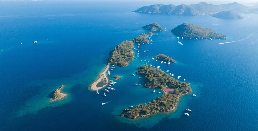 Four Seasons Yachts